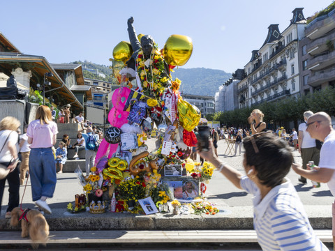 Des milliers de fans célèbrent les 80 ans de Freddie Mercury
