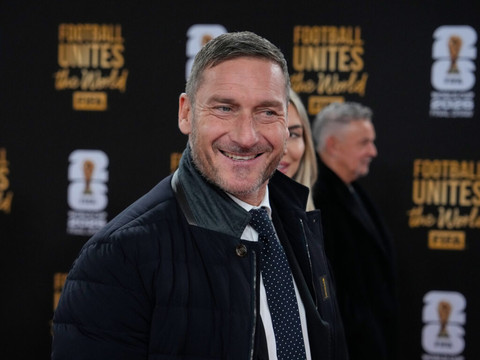 Francesco Totti délaisse le football pour le basket