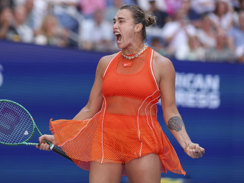 Sabalenka qualifiée au bout du suspense pour les demi-finales