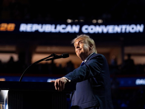 A Dallas, Trump promet un gros chèque pour sauver les élections