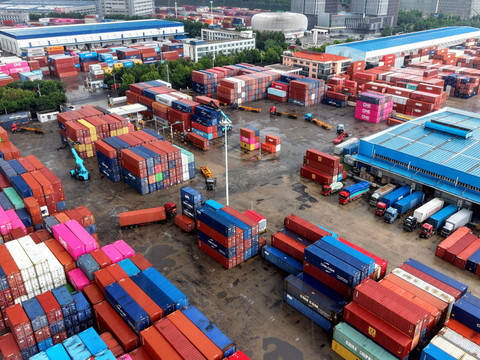 L'incendie sur un cargo en Chine a fait au moins 20 morts