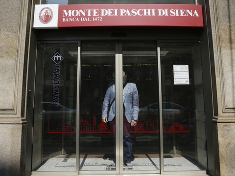Banques italiennes: offre de MPS sur Intesa validée