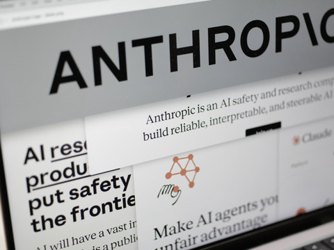 Anthropic dit avoir stoppé des opérations de surveillance