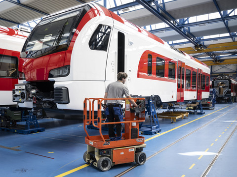 Stadler Rail étend ses capacités de production au Kazakhstan