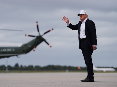 A Dublin pour jouer au golf, Trump plaide pour une Irlande unifiée