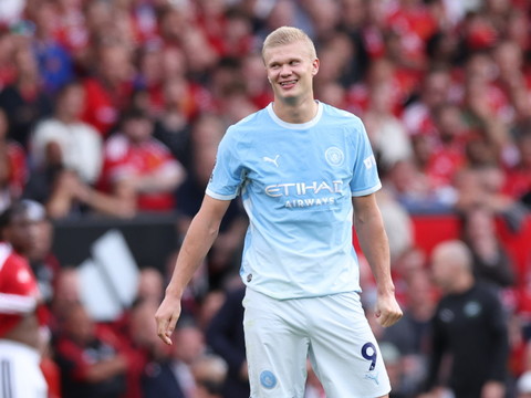 City, à dix, s'offre le derby contre United