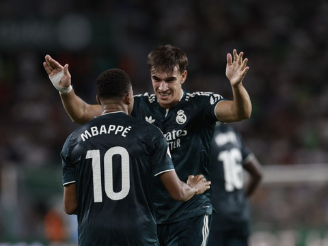 Liga: Le Real Madrid s'en sort à Elche grâce à Espi