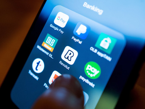 Revolut veut devenir une banque 