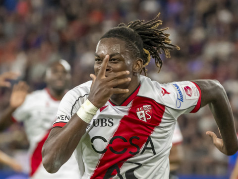 Yakin convoque Boteli pour sa première et Sanches pour son retour