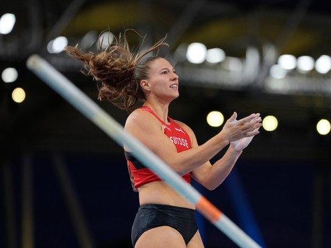 La perchiste Angelica Moser opérée de la main