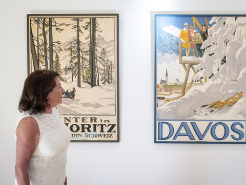 Une exposition retrace 120 ans d’affiches suisses