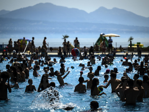Fréquentation historique des piscines suisses cet été
