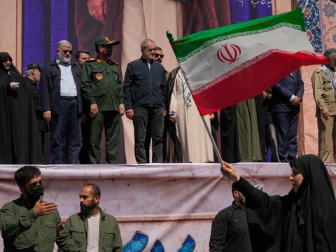 Le président iranien promet de 