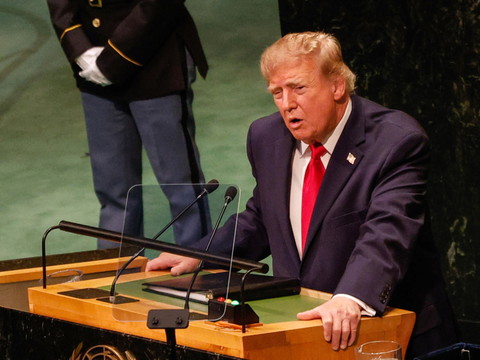 Trump dit avoir le choix entre anéantir l'Iran ou passer un accord