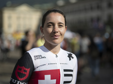 La Suissesse Mara Winter au pied du podium de la course en ligne