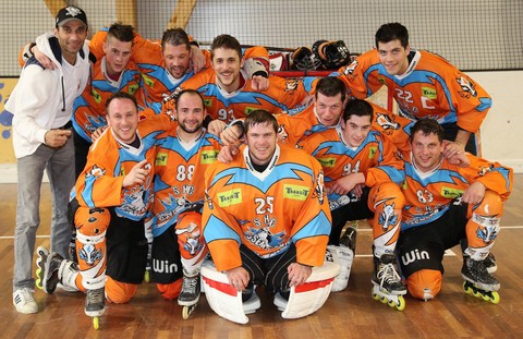 Le SHC Rossemaison s'offre un trophée à domicile (photo : www.shcrossemaison.ch)