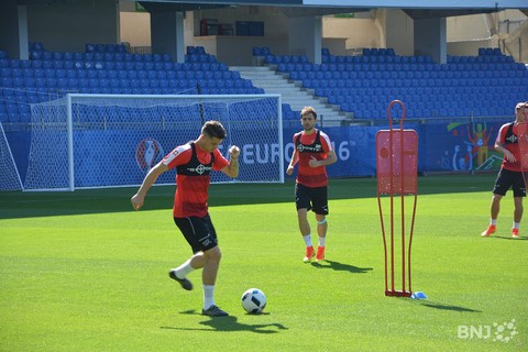 Granit Xhaka et Admir Mehmedi à l'entraînement.