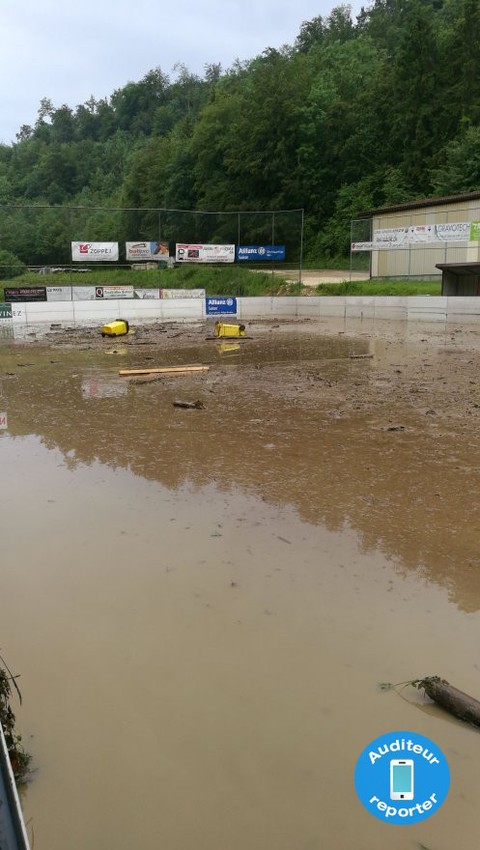 La piste de skater de Buix a été envahie par plusieurs mètres cubes de boue.