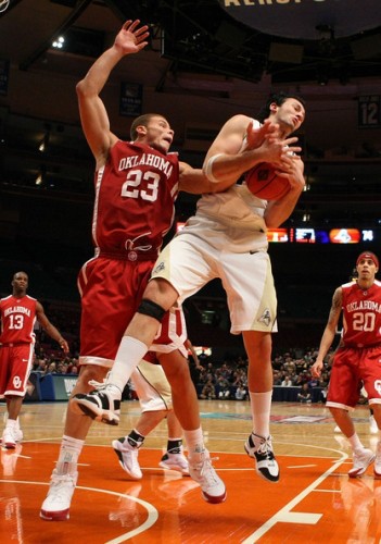 Nemanja Calasan est de retour au BC Boncourt. (photo : bcboncourt.ch)