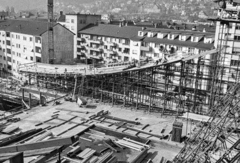 Travaux d’armature des câbles de précontrainte, fin octobre 1963© Archives Edgar Studer, Bienne