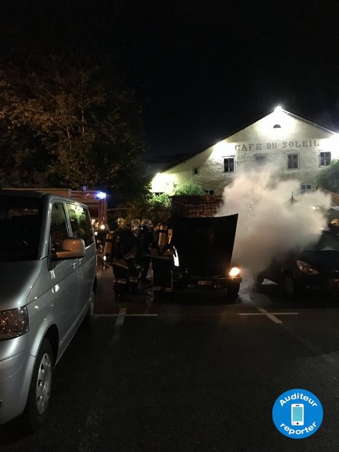 voiture en feu à Saignelégier