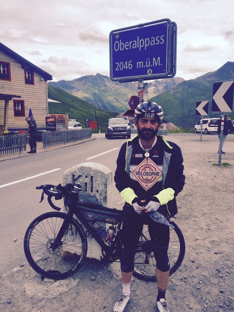 Vincent Muehlethaler au sommet de l'Oberalp (photo : Christophe Misteli)
