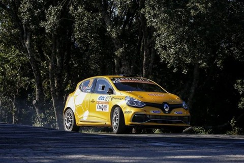 La Renault Clio R3T de Michaël Burri (photo : page Facebook Michael Burri Rallye)