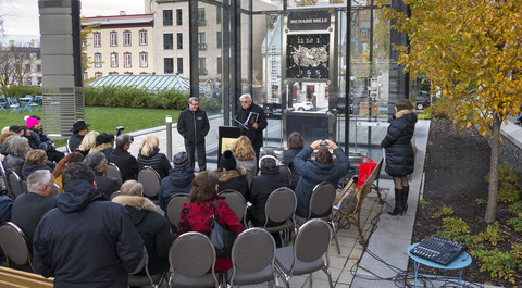 Les parlementaires romands ont pu découvrir l'horloge jurassienne à Québec, à l'initiative de Jean Bourquard.