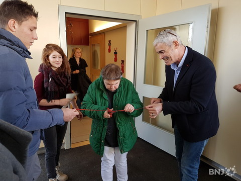 Le Pavillon 7 a été inauguré par des résidents accompagnés du directeur du foyer Les Fontenattes Jean-François Deschamps (à droite).