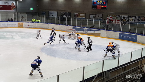 La modeste patinoire zougoise a fini par sourire aux Jurassiens