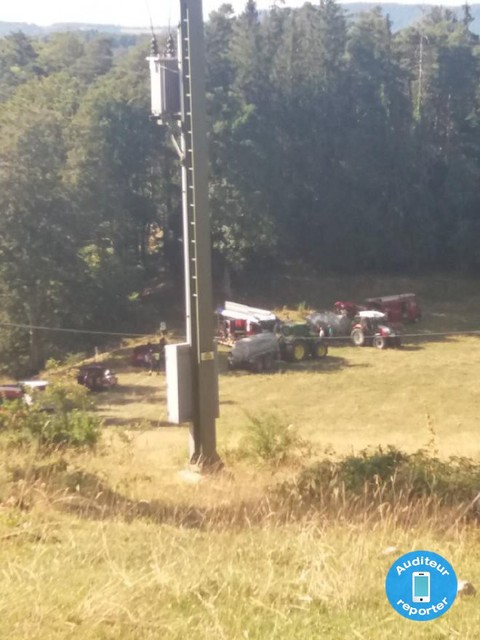 Les agriculteurs ont aussi mis la main à la pâte pour éteindre l'incendie
