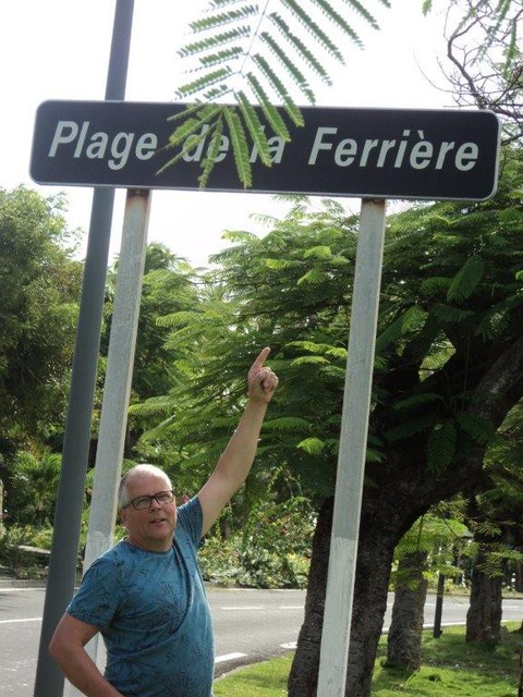 Bernard Tschäppät a découvert un petit bout de La Ferrière aux Caraïbes.