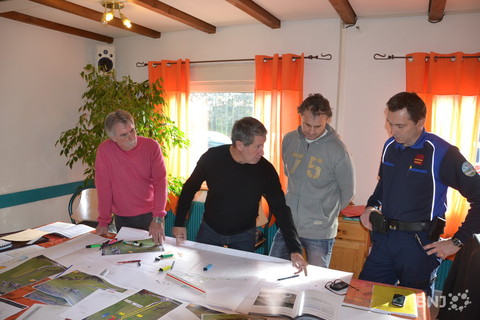 Dominique Bonnemain (responsable de la sécurité), Jean-Louis Pagès (directeur des sites du Tour de France), Fabien Müller (responsable du site de l’arrivée) et Dominique Vallat (responsable de la police)