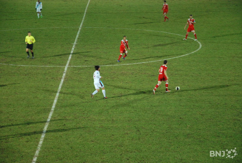 Doudin passe Hakan Yakin