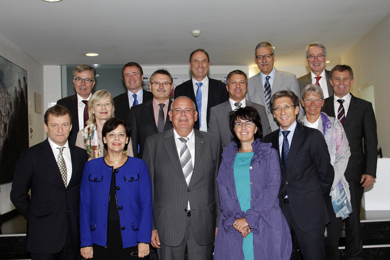 Conseillers d'Etat zurichois et ministres jurassiens ont posé pour la photo