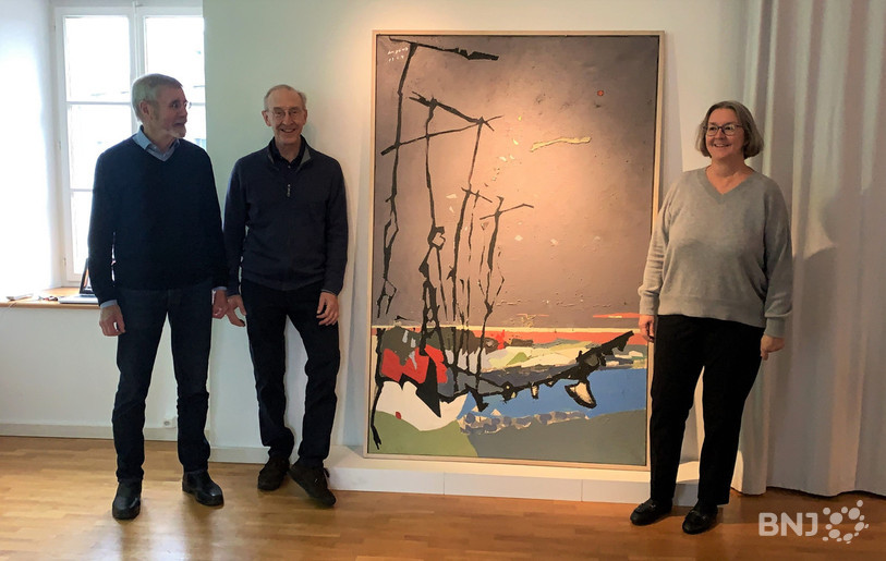 Les donateurs, Andreas (à gauche) et Beat Schachenmann accompagnés ici par la présidente du conseil de fondation du MJAH, Anne Sydoux-Christe.