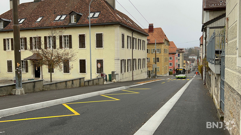 La rue est désormais dédiée presque entièrement à la mobilité douce. 