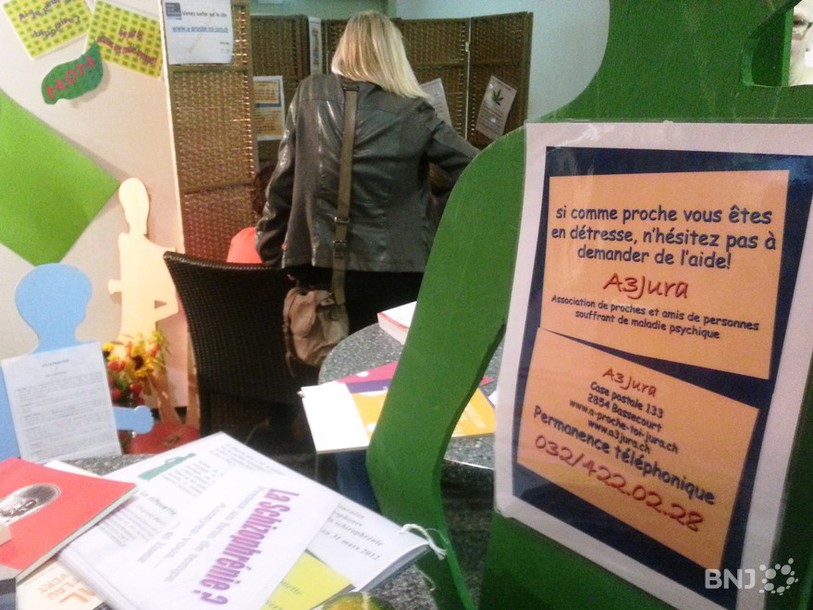 Un des stands d'information installé mercredi à Delémont