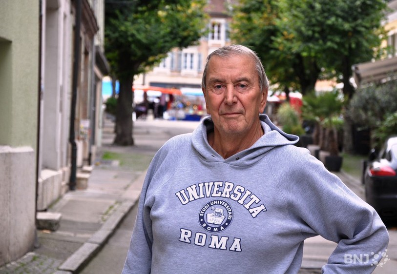 Germain Chenal aide bénévolement sa femme salariée