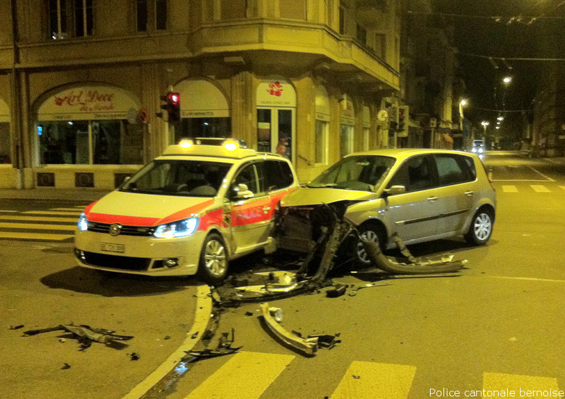Un accident impliquant une voiture de patrouille s'est produit dans la nuit de jeudi à vendredi à Bienne