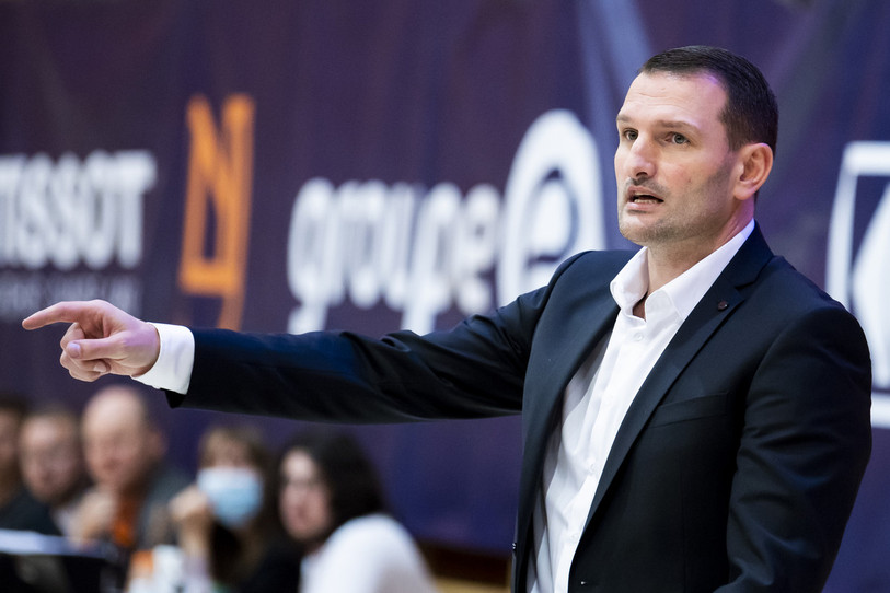 L'entraîneur d'Union Neuchâtel Mitar Trivunovic (photo : archives KEYSTONE/Jean-Christophe Bott).