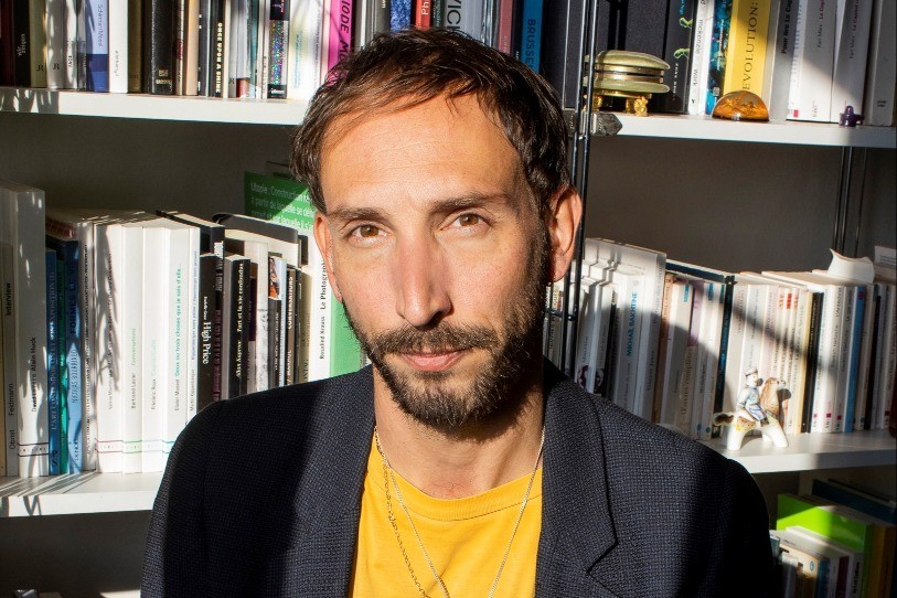 Sylvain Menétrey devient le nouveau commissaire des expositions. (Photo : Annabelle Zermatten)