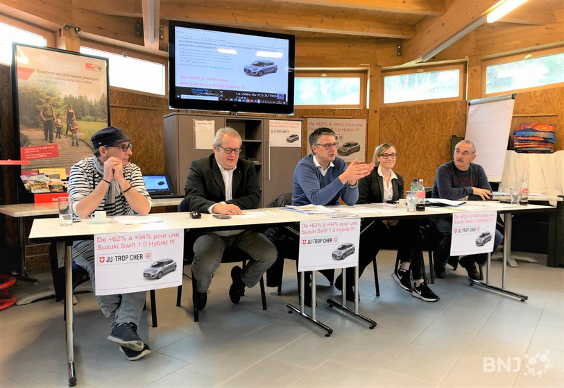 Quelques membres du comité d’initiative « Pour des plaques moins chères » qui montent au front (de gauche à droite) : Yves Gigon, Raoul Jaeggi (président), Pierre-Arnauld Fueg, Pauline Queloz et Alain Bohlinger.