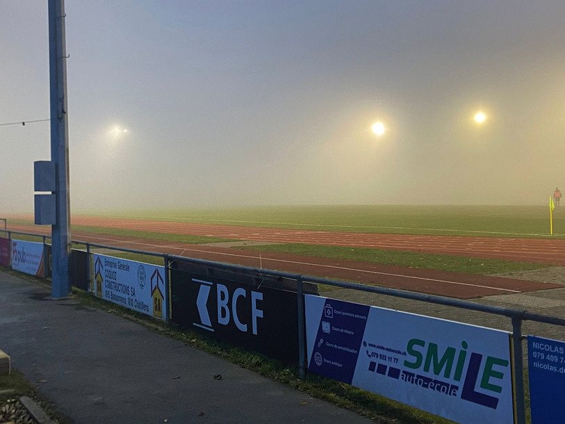 Le brouillard a empêché la partie de se jouer dans le canton de Fribourg. (Photo : Facebook FC Moutier). 