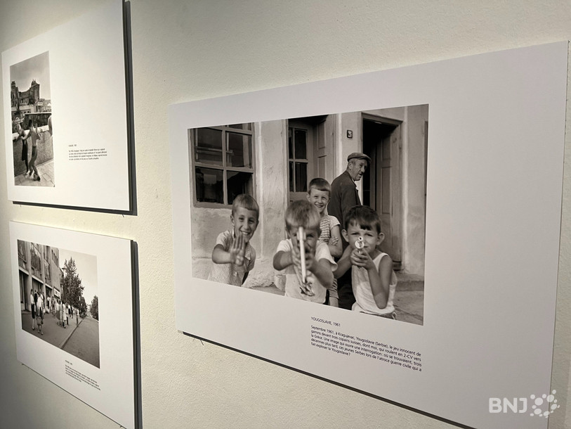 Une photographie montrant trois enfants en Yougoslavie est l'une des premières prise par Vincent Philippe.