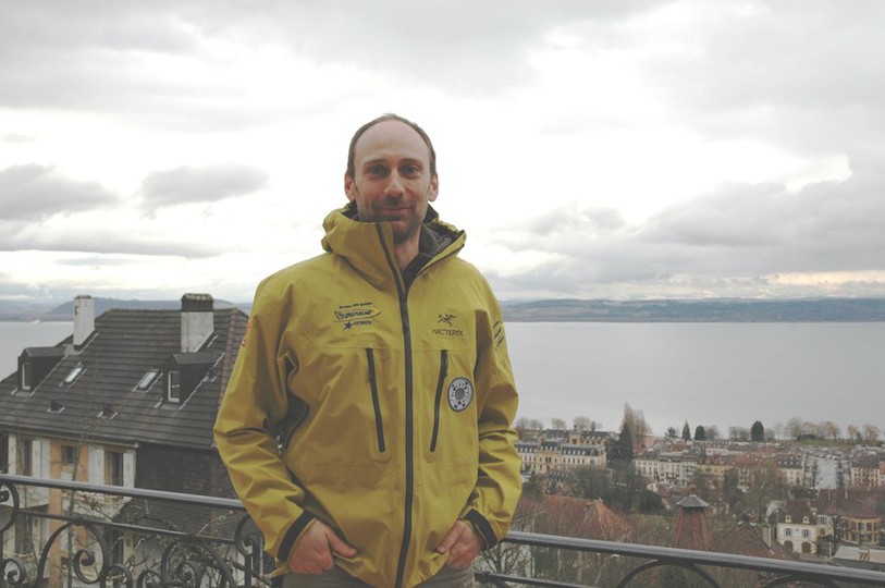 Colin sur son balcon à Neuchâtel