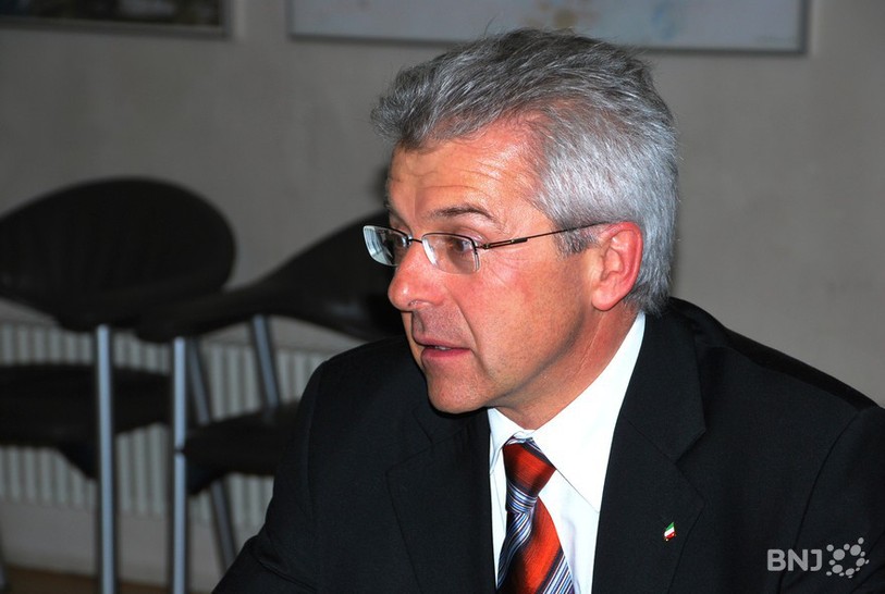 Claude Nicati renonce.