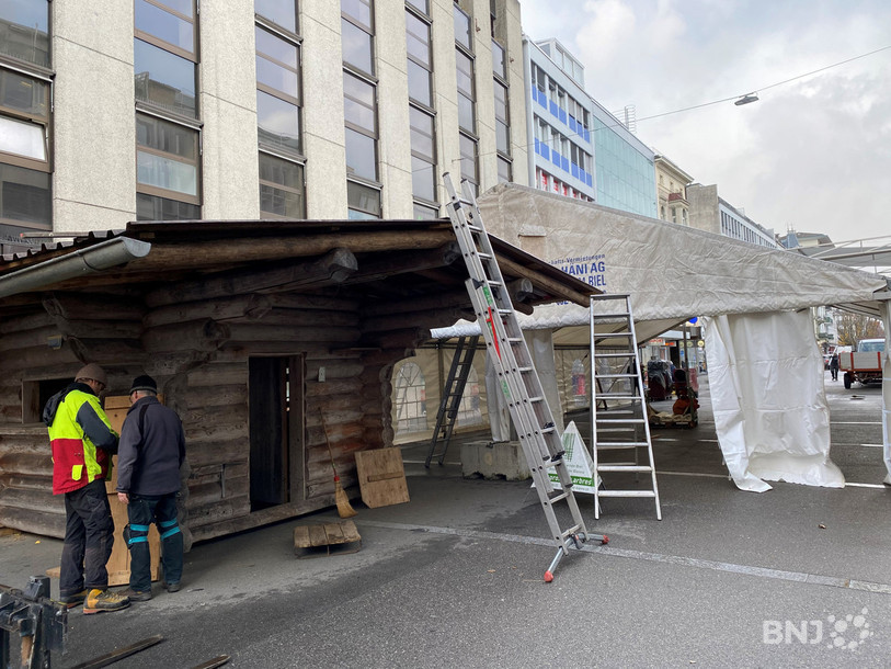 La cabane des bûcherons, incontournable rendez-vous du Marché de Noël de Bienne.