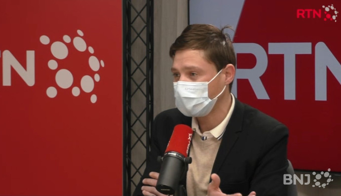 Gabriel Risold, journaliste, est venu nous présenter le Courrier du Val-de-Travers dans Mon Régio.