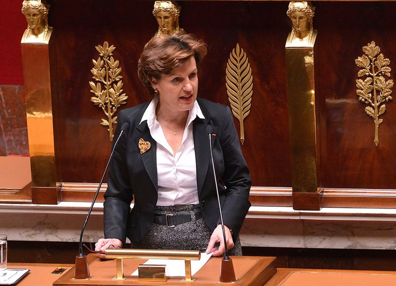 Annie Genevard, maire de Morteau et députée du Doubs, fait partie des élus français qui défendent l'absinthe.